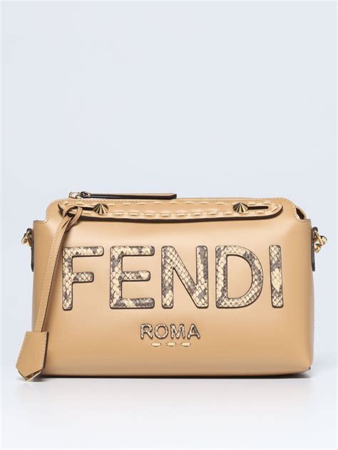 borsa fendi by the way nero|Borsa a spalla By The Way Selleria media .